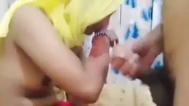 Small boobs hijab girl desi blowjob to lover viral MMS