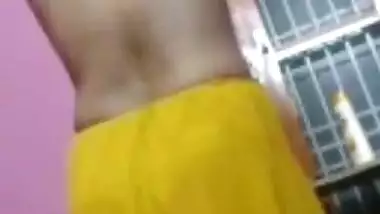 Sexy Indian Bhabhi Boobs Show