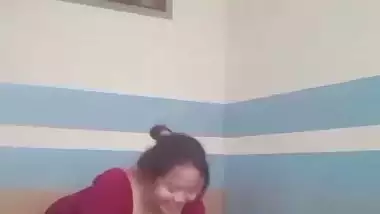 Meghalaya chubby girl riding dick of lover at home