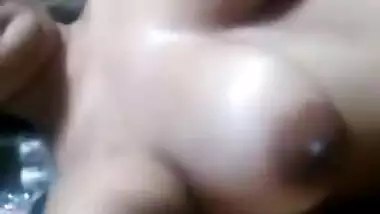 Indian big boobs girl shows her melons on cam