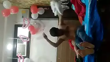 Loud moaning Indian XXX video with friends wife