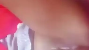 Desi Girl Showing And Fingering