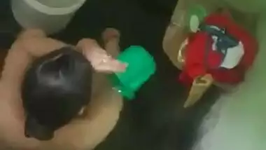 Desi bhabhi’s nude bathing and his devar recording secretly